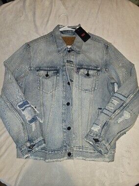 NWT Levi's Light Blue Distressed Denim Jacket Size L Button